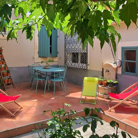 Maison De Familiale, Bel Exterieur, Piscine ! * Nimes