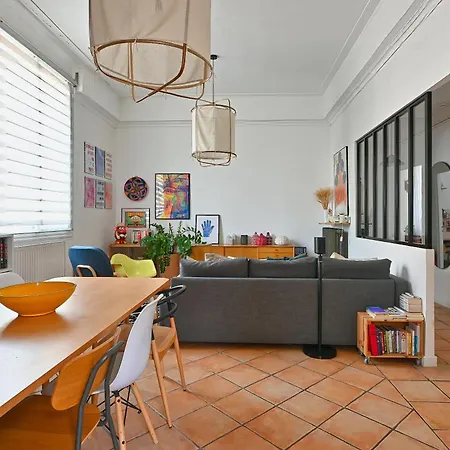 Maison De Familiale, Bel Exterieur, Piscine !