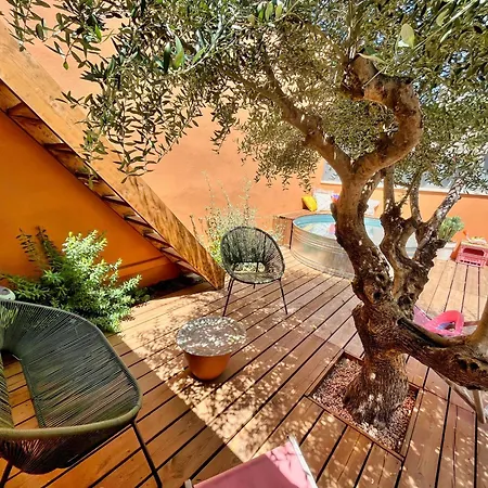 Maison De Familiale, Bel Exterieur, Piscine ! Villa *